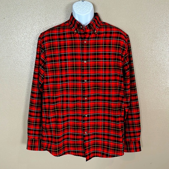 ST JOHN’S BAY Men’s button down shirt size Medium. - Picture 1 of 3